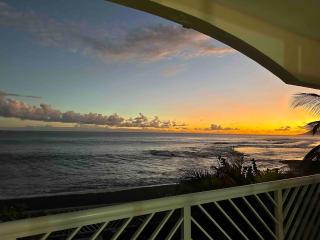 Private beach access, fiber optic internet & parking - 4