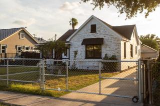 Hidden Gem Near Plaza Mall - Mi Casita McAllen - 0