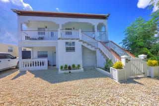 Ocean view hillside apartments - 3