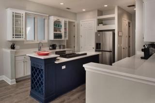 Steps From The Sand 2nd Row Pool & Hot Tub - 1