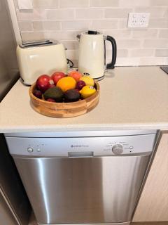 Sea Views and Simple Luxury - 4