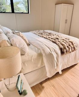 Sea Views and Simple Luxury - 7