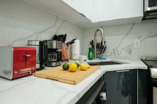 78-3C Newly renovated 1BR WD Walk 2 Central Park - 3