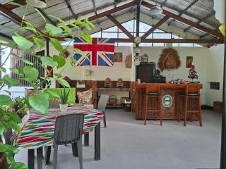 The English Filipina Secret Garden Resort - 8