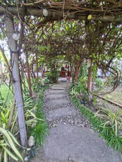 The English Filipina Secret Garden Resort - 2