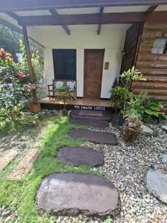 The English Filipina Secret Garden Resort - 1