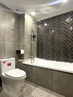 Ben Thanh Stay - Steps to Nguyen Hue Walking Street - 2