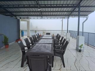 Misty Valley Inn - 9