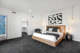 Luxury Bellbrae Retreat w Pool Spa & up to 12 Guests - 3