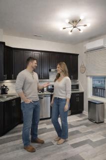 Stylish 2Bedroom Apartment w Games & Free Parking - 3