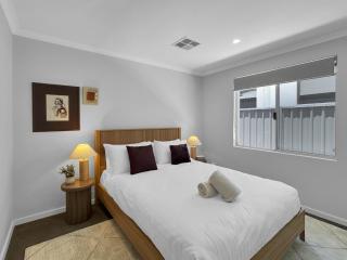 Spacious 3-Bed Home in Leafy Yokine - 6