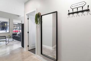 Spacious 2BR CozySuites OTR Downtown #08 - 2