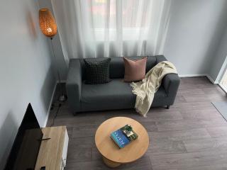 u3-Funky Unit with PrivateEntry QuietCentre NewAC New Smart TV - 8