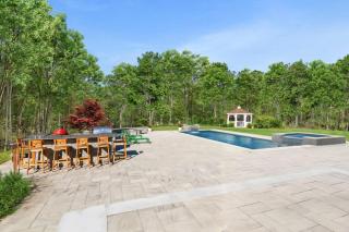 Luxury Hilltop Villa East Quogue - 8