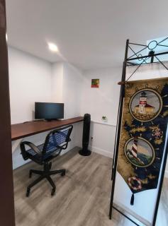 Private room with workstation - 5