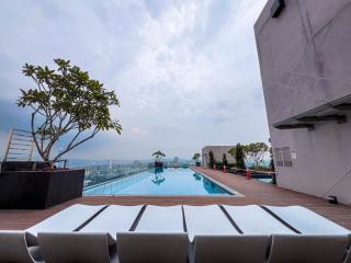 Riveria City KL Sentral by Sky Pool Minshuku - 2