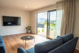 Fiordland 2 Bedroom Home with Spa - 9