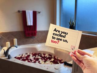 Red Chamber TX King Spa & Couples Retreat - 9