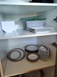 Spacious 4B Family Home Near the Airport - 7