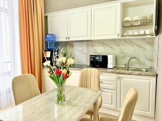 Центр левого берега, Комплекс Grand Champion - 8