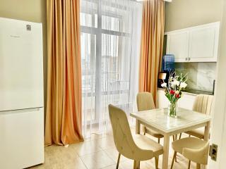 Центр левого берега, Комплекс Grand Champion - 2