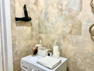 Центр левого берега, Комплекс Grand Champion - 4