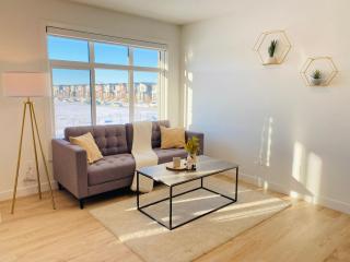 BRAND NEW 3 BR Entire Home SW 15mins Airport & WEM - 6