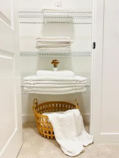 BRAND NEW 3 BR Entire Home SW 15mins Airport & WEM - 5