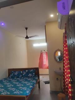 Santhi Home stay - 8