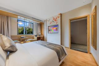 Fengyin Tianjiao Chengdu Panda Base Store - 1