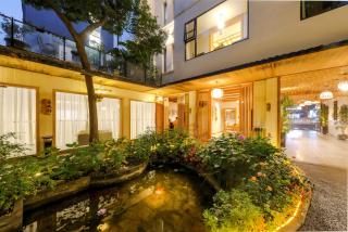 Fengyin Tianjiao Chengdu Panda Base Store - 3