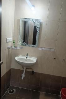 Spacious 3BHK in Jubilee Hills Near Film Nagar - 5