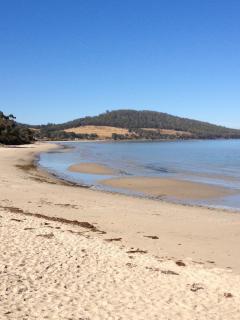Beachcomber-Bruny Island Water Front Views - 1