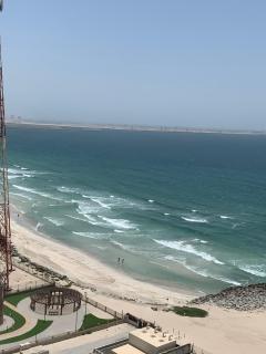 Luxe Private Beach Apartment Residence - Sharjah - 9