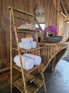 Sunrise hill bamboo house - 1