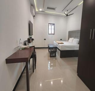 The Canalway Inn - 9