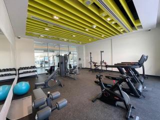 Luxurious Waterfront 2-Bedroom Apartment in RAK Hosted by Desert City Stays - 7