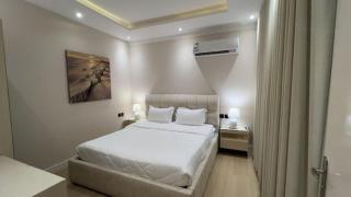 Luxury room and lounge, smart access - 6