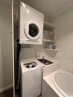 Hobart Central 2BR Retreat - 3