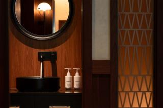 The King’s View Hotel-Chinese Courtyard Garden（The Lion Hill Branch）& (Western+Chinese) Breakfast,Afternoon Tea & Cocktail Bar,English Speaking Staff，Pick Up Service - 9