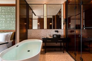 The King’s View Hotel-Chinese Courtyard Garden（The Lion Hill Branch）& (Western+Chinese) Breakfast,Afternoon Tea & Cocktail Bar,English Speaking Staff，Pick Up Service - 7