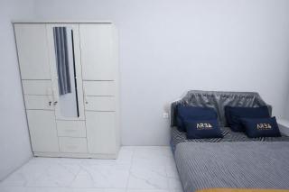 V1 Hotel Near Mangga Besar - 5