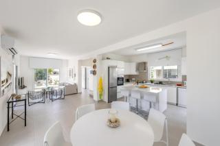 Seaside Sunrise Familly Villa - 4