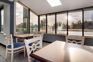 Rodeway Inn Lumberton Central - 9