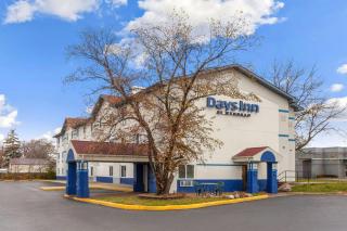 Days Inn by Wyndham Waukegan - 0
