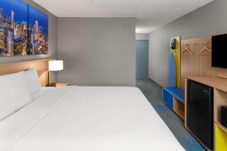 Days Inn by Wyndham Waukegan - 6