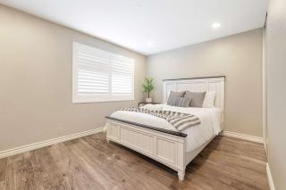 2 Homes in 1 Sleeps 18 10 Min to Zoo and Beach - 6