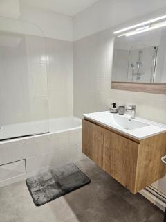 Le Loft Ruthénois - Parking, lit XL et Wifi - 1