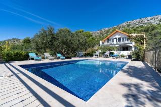 The Captain's House heated pool, sea views - 9