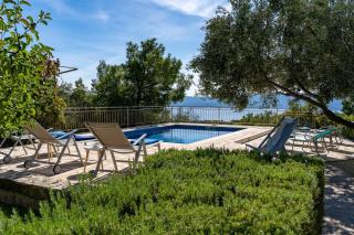 The Captain's House heated pool, sea views - 4